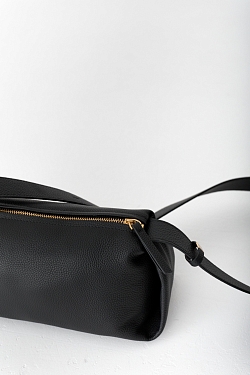 Сумка-хобо из зернистой кожи