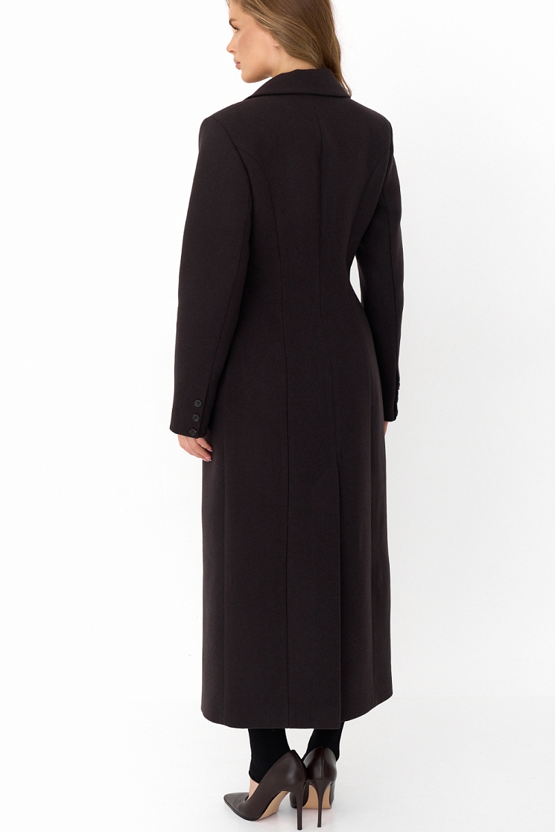 Пальто силуэтное с акцентными плечами