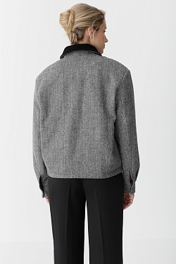 Бомбер из шерсти утепленный с контрастным воротником