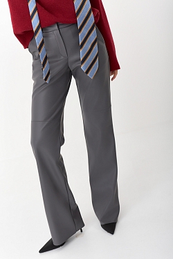 Брюки в расслабленном стиле из экокожи