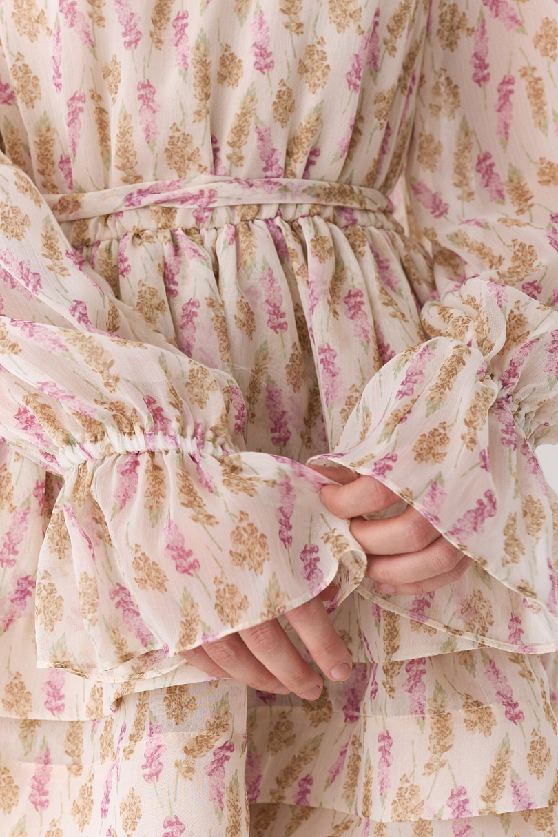 Платье с пышной юбкой с ярусами