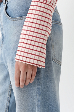 Рубашка приталенного кроя с акцентными манжетами