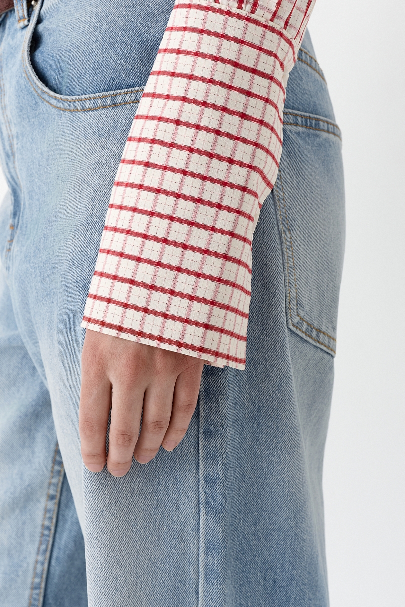 Рубашка приталенного кроя с акцентными манжетами