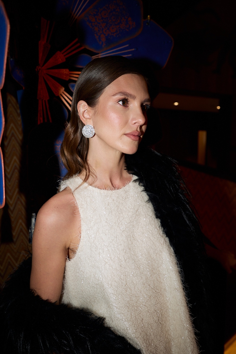 Платье А-силуэта из органзы с блестками