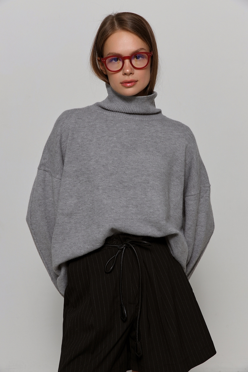 Свитер c горлом oversize 