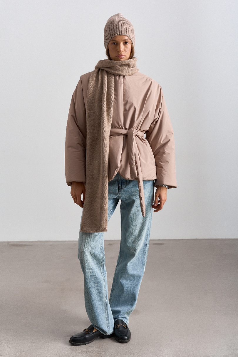 Куртка с цельнокроеным рукавом с поясом