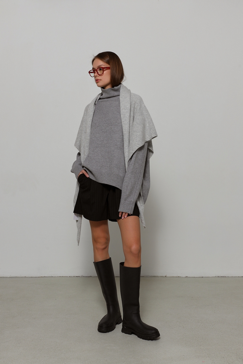 Свитер c горлом oversize 