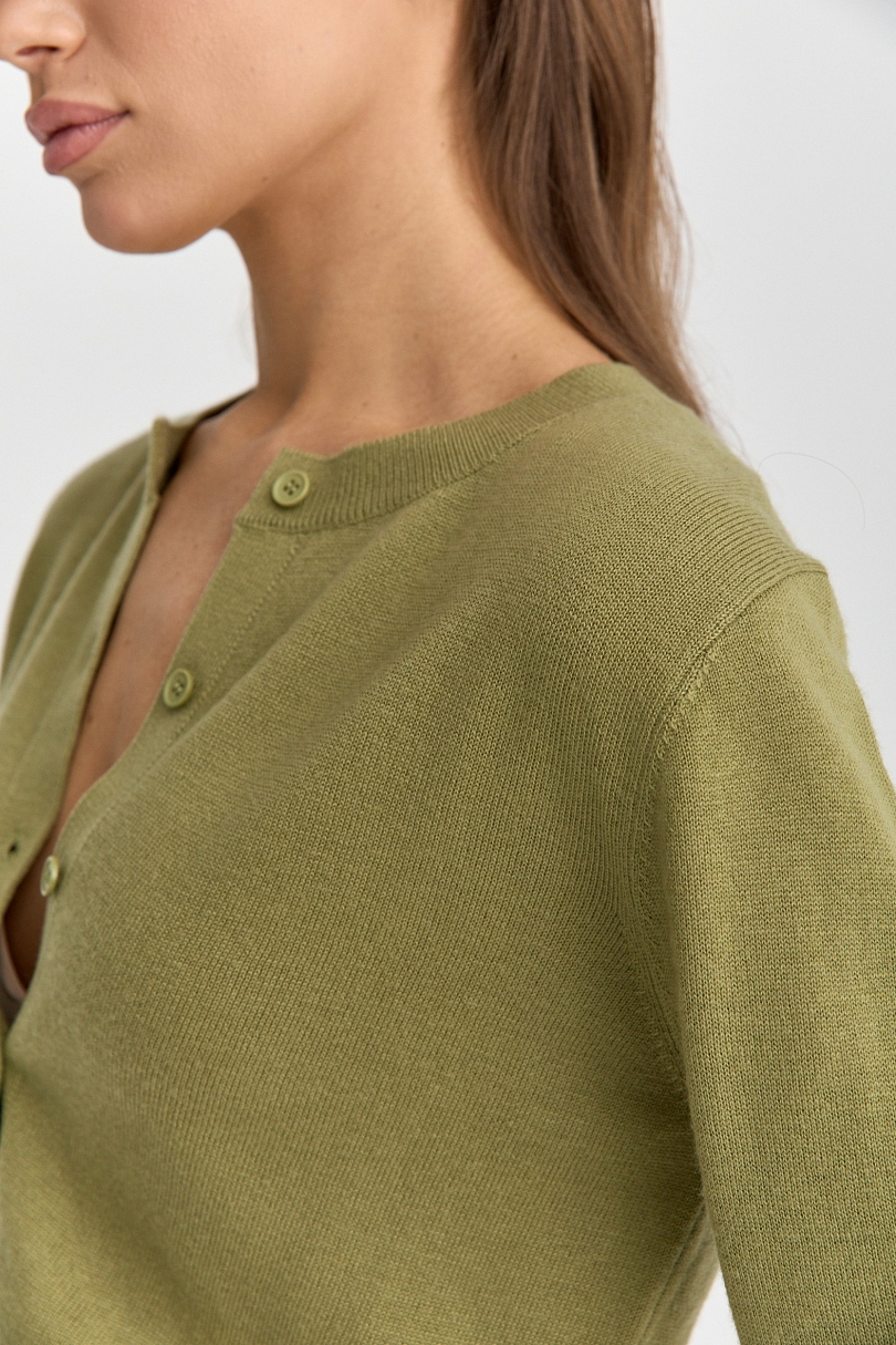 Кардиган тонкой вязки на пуговицах