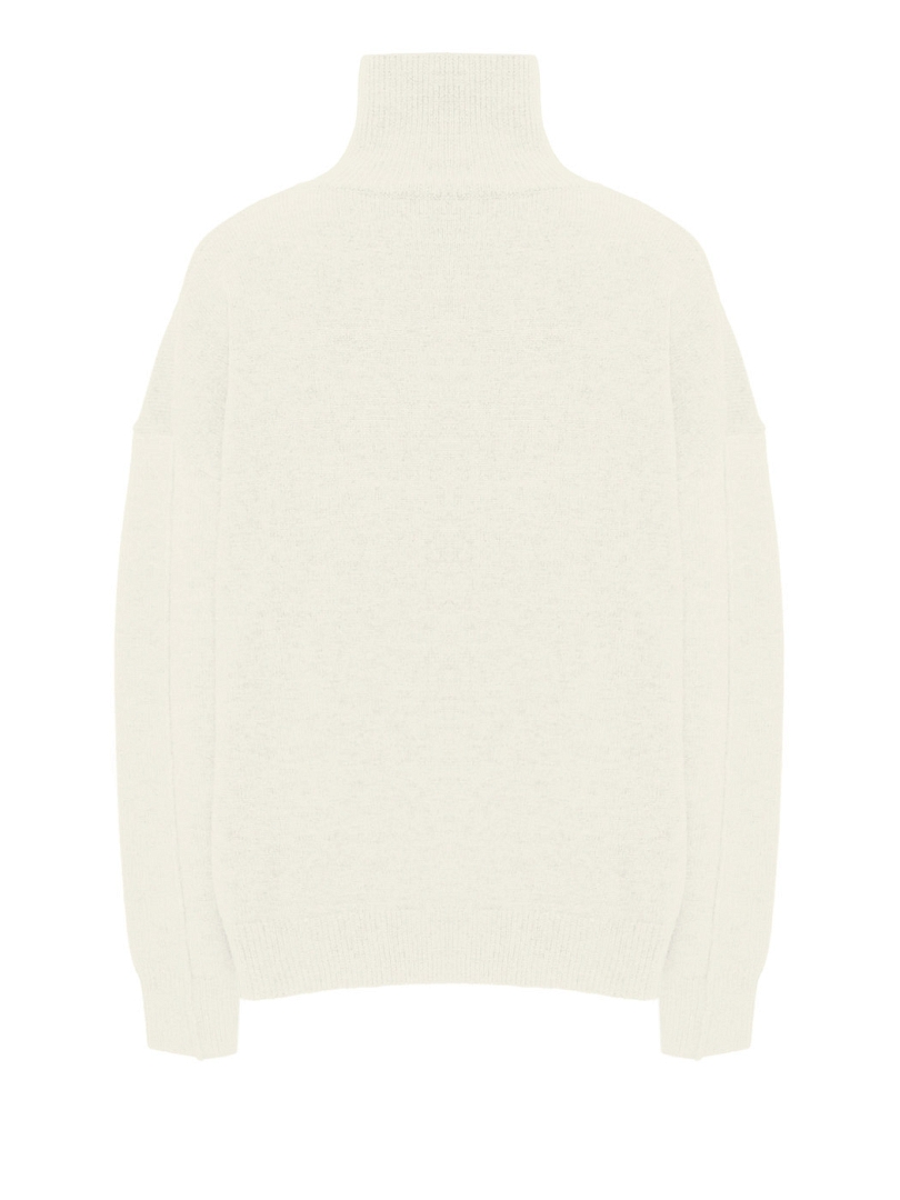 Свитер c горлом oversize