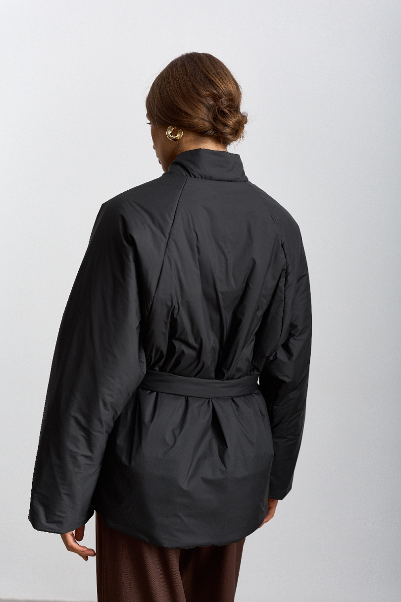 Куртка с цельнокроеным рукавом с поясом