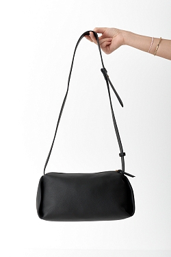 Сумка-хобо из зернистой кожи