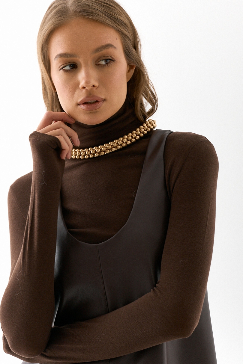 Сарафан из экокожи свободного кроя