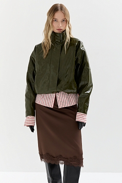 Бомбер из лакированной экокожи утепленный