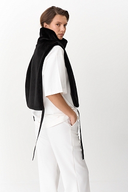 Манишка из искусственного меха